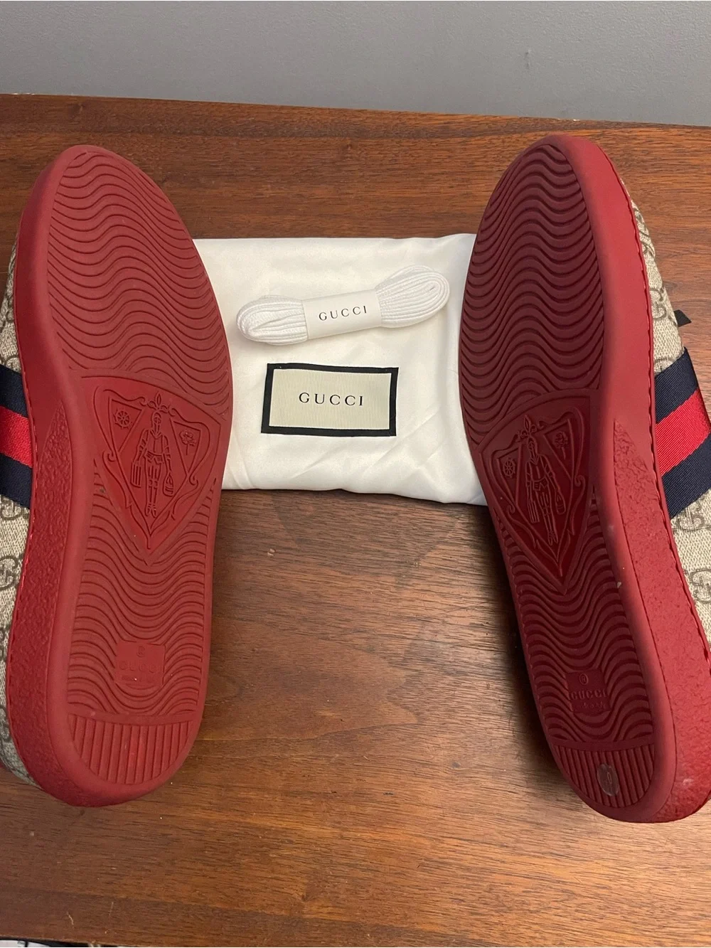 🦁 Gucci Ace GG Supreme Sneakers